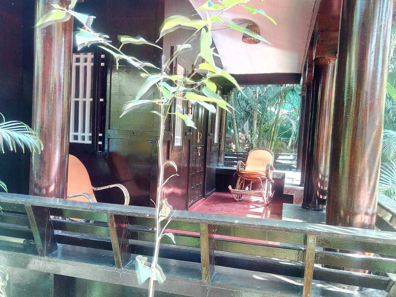 帕罗林 Casa Fiesta酒店 外观 照片