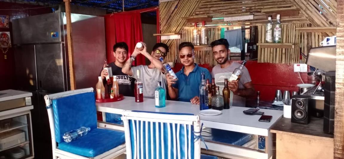 帕罗林 Casa Fiesta酒店 外观 照片